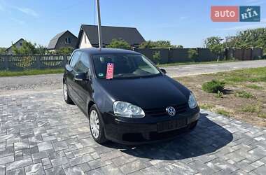 Хэтчбек Volkswagen Golf 2005 в Славуте