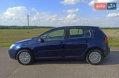 Хетчбек Volkswagen Golf 2005 в Рівному