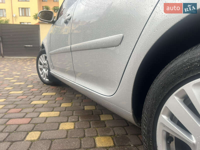 Хетчбек Volkswagen Golf 2009 в Львові