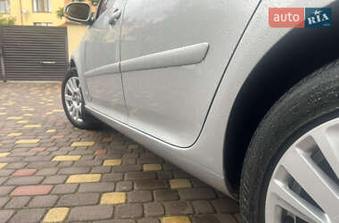 Хэтчбек Volkswagen Golf 2009 в 