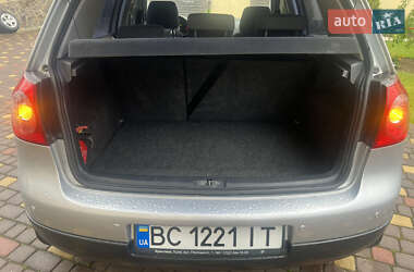 Хэтчбек Volkswagen Golf 2009 в 