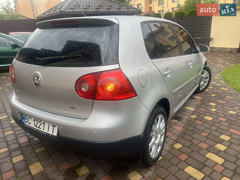 Хетчбек Volkswagen Golf 2009 в Львові