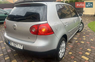 Хэтчбек Volkswagen Golf 2009 в 