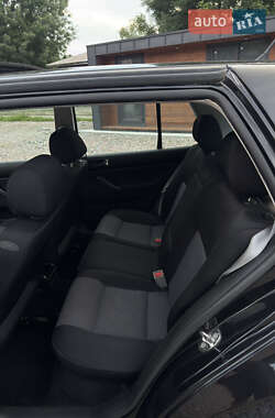Хэтчбек Volkswagen Golf 2000 в 