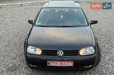 Хэтчбек Volkswagen Golf 2000 в 
