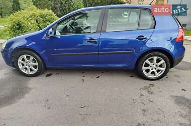 Хетчбек Volkswagen Golf 2005 в 