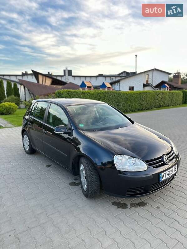 Хетчбек Volkswagen Golf 2005 в Косові