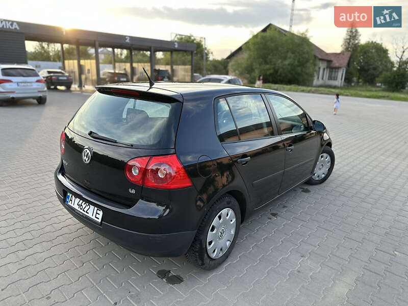 Хетчбек Volkswagen Golf 2005 в Косові