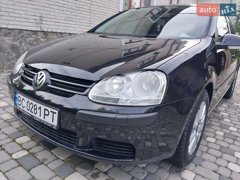 Хэтчбек Volkswagen Golf 2005 в Ходорове
