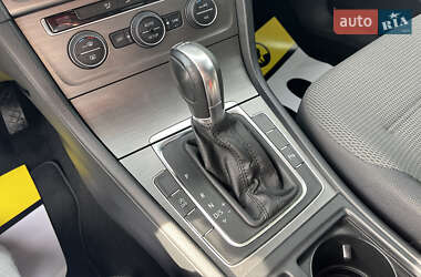 Хэтчбек Volkswagen Golf 2013 в 