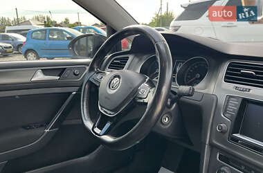 Хэтчбек Volkswagen Golf 2013 в 