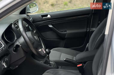 Универсал Volkswagen Golf 2010 в 