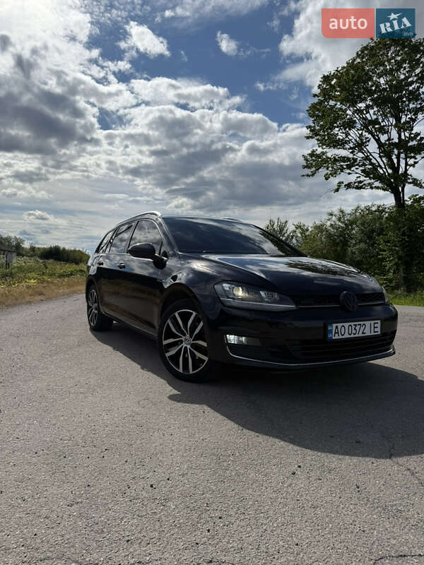 Універсал Volkswagen Golf 2015 в Мукачевому