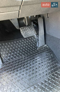 Хэтчбек Volkswagen Golf 2010 в 