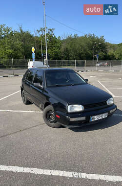 Хэтчбек Volkswagen Golf 1996 в 