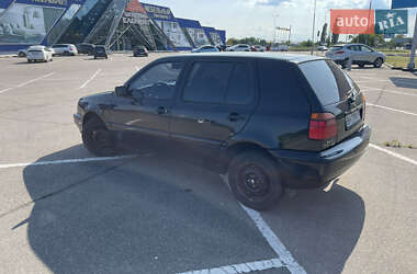 Хэтчбек Volkswagen Golf 1996 в 
