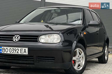 Хэтчбек Volkswagen Golf 1998 в 