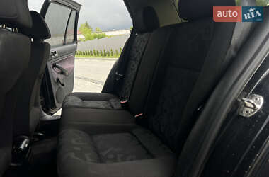Хэтчбек Volkswagen Golf 1998 в 