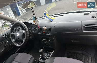 Універсал Volkswagen Golf 2001 в 