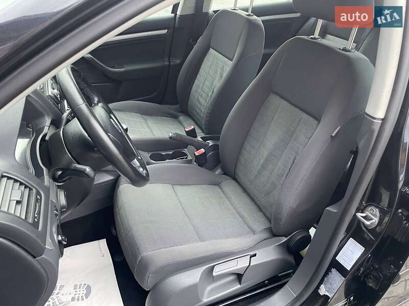 Хетчбек Volkswagen Golf 2008 в Івано-Франківську