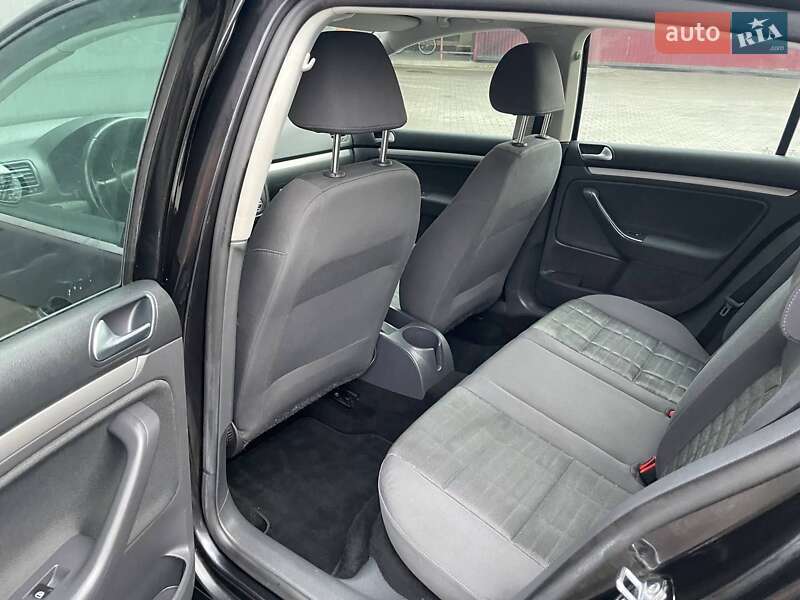 Хетчбек Volkswagen Golf 2008 в Івано-Франківську