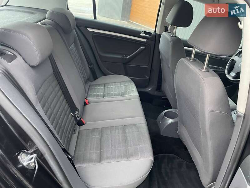 Хетчбек Volkswagen Golf 2008 в Івано-Франківську