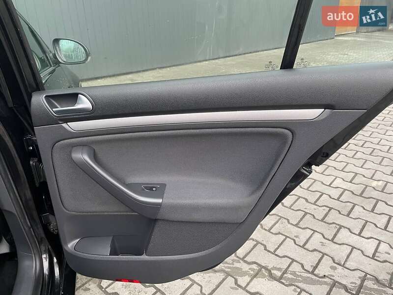 Хетчбек Volkswagen Golf 2008 в Івано-Франківську