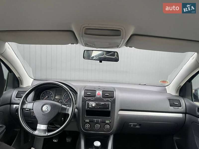 Хетчбек Volkswagen Golf 2008 в Івано-Франківську