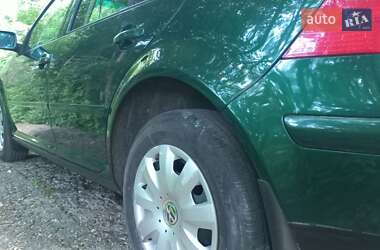 Хэтчбек Volkswagen Golf 1999 в 