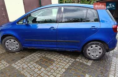 Хетчбек Volkswagen Golf 2005 в Львові