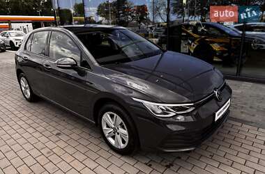 Хетчбек Volkswagen Golf 2022 в 
