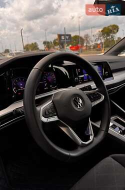 Хетчбек Volkswagen Golf 2022 в 