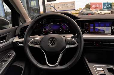 Хетчбек Volkswagen Golf 2022 в 