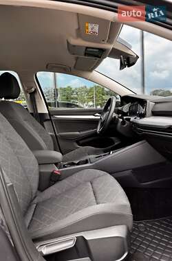 Хетчбек Volkswagen Golf 2022 в 