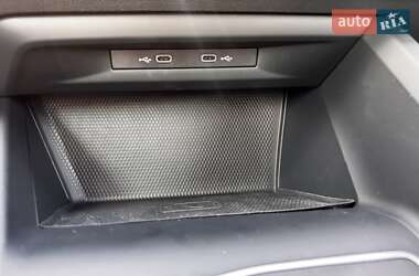 Хетчбек Volkswagen Golf 2022 в 