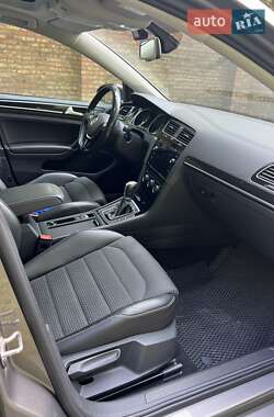 Универсал Volkswagen Golf 2015 в 