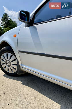 Хэтчбек Volkswagen Golf 2000 в 