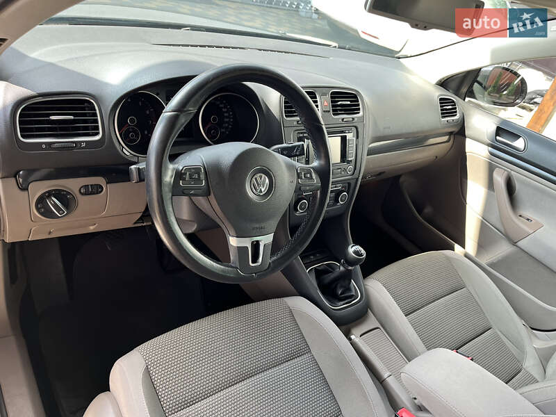 Универсал Volkswagen Golf 2011 в Харькове