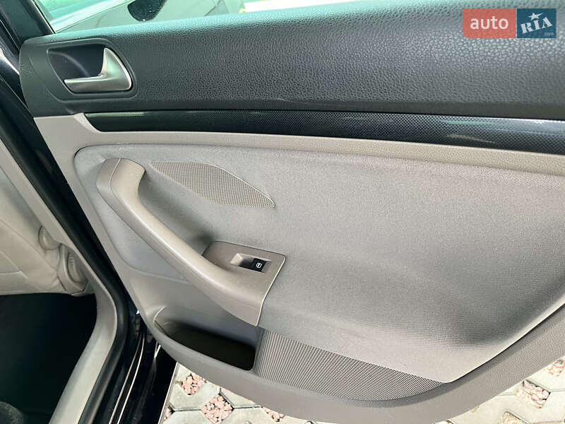 Универсал Volkswagen Golf 2011 в Харькове