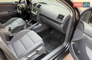 Хэтчбек Volkswagen Golf 2007 в 