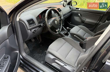 Хэтчбек Volkswagen Golf 2007 в 