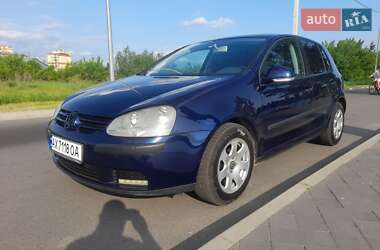 Хэтчбек Volkswagen Golf 2004 в Киеве