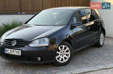 Хетчбек Volkswagen Golf 2004 в Стрию