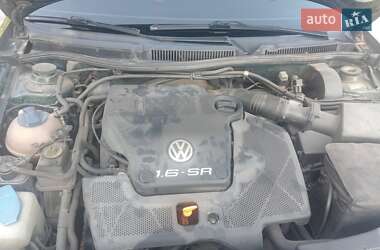 Хэтчбек Volkswagen Golf 1999 в 