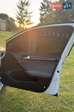 Універсал Volkswagen Golf 2013 в 
