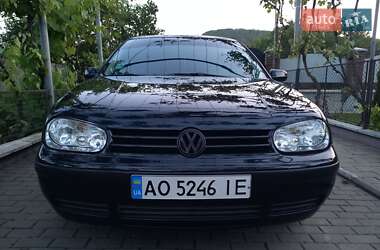 Хетчбек Volkswagen Golf 2002 в 