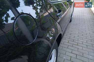 Хетчбек Volkswagen Golf 2002 в 