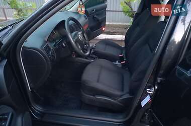 Хетчбек Volkswagen Golf 2002 в 