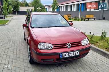 Хэтчбек Volkswagen Golf 1998 в 