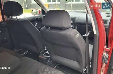 Хэтчбек Volkswagen Golf 1998 в 